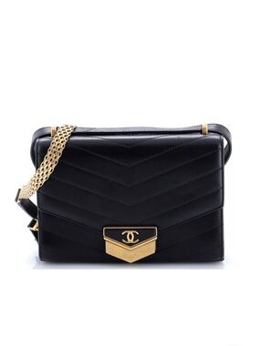 AUTHENTIC CHANEL Crossbody Envelope  Flap Bag Chevron Calfskin Small